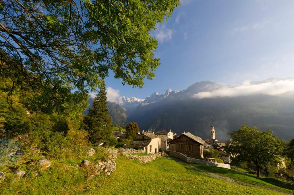 Hotel Stuea Granda Soglio Exterior foto