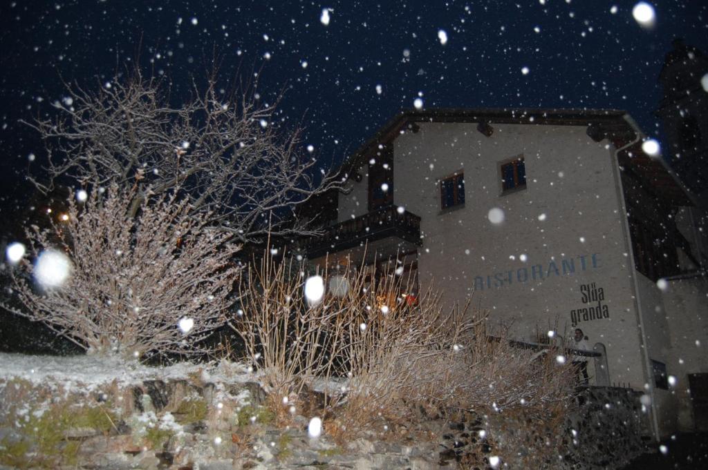 Hotel Stuea Granda Soglio Exterior foto