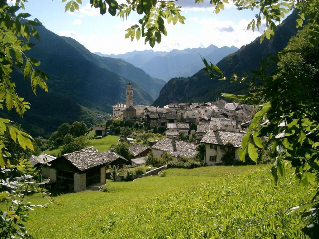 Hotel Stuea Granda Soglio Exterior foto